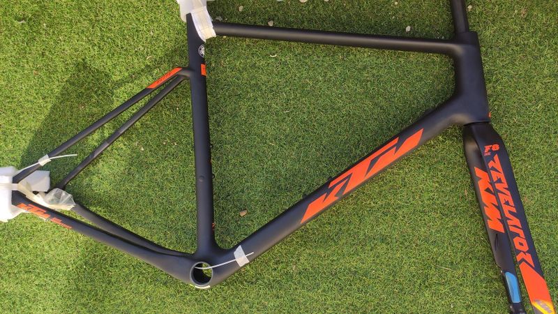 KTM Revelator - karbonová rámová sada, různé velikosti