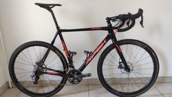 Karbonové cyklokrosové/gravel kolo Apex terrae L - elektronické řazení di2