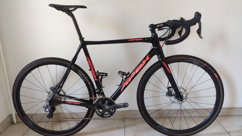Karbonové cyklokrosové/gravel kolo Apex terrae L - elektronické řazení di2