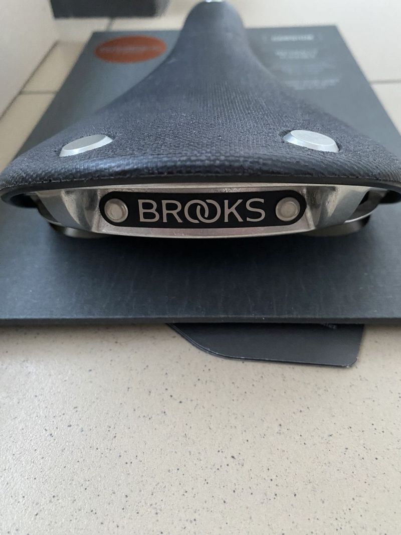 Sedlo Brooks C15