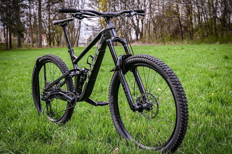 Trek Slash 8