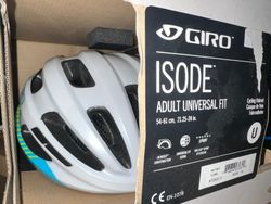 NOVÁ Giro Isode Adult Universal Fit