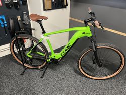 CUBE Reaction Hybrid Performance 500 vel. XXL NOVÉ