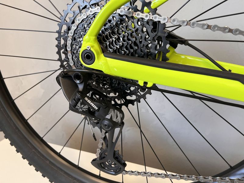 BMC - Twostroke AL ONE Poison Green