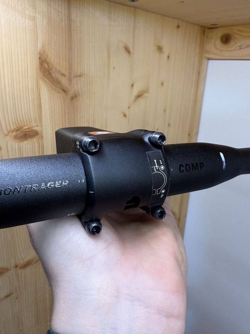 Řídítka a představec Bontrager