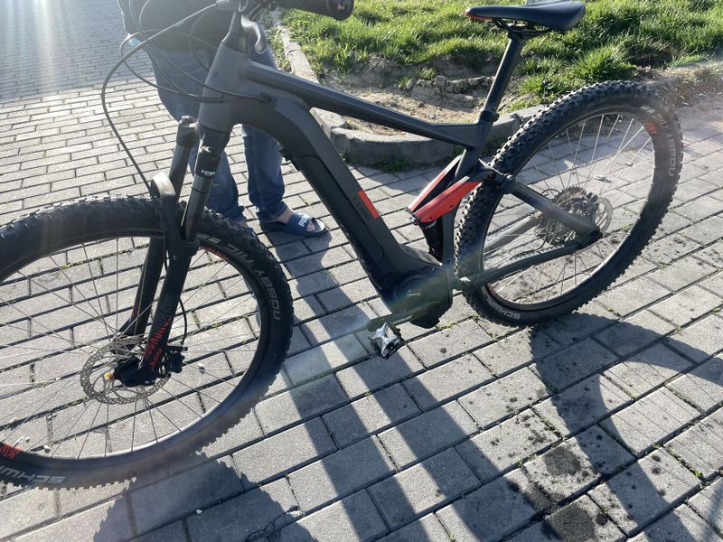 Prodám elektrokolo Cube Stereo Hybrid 120 PRO 500