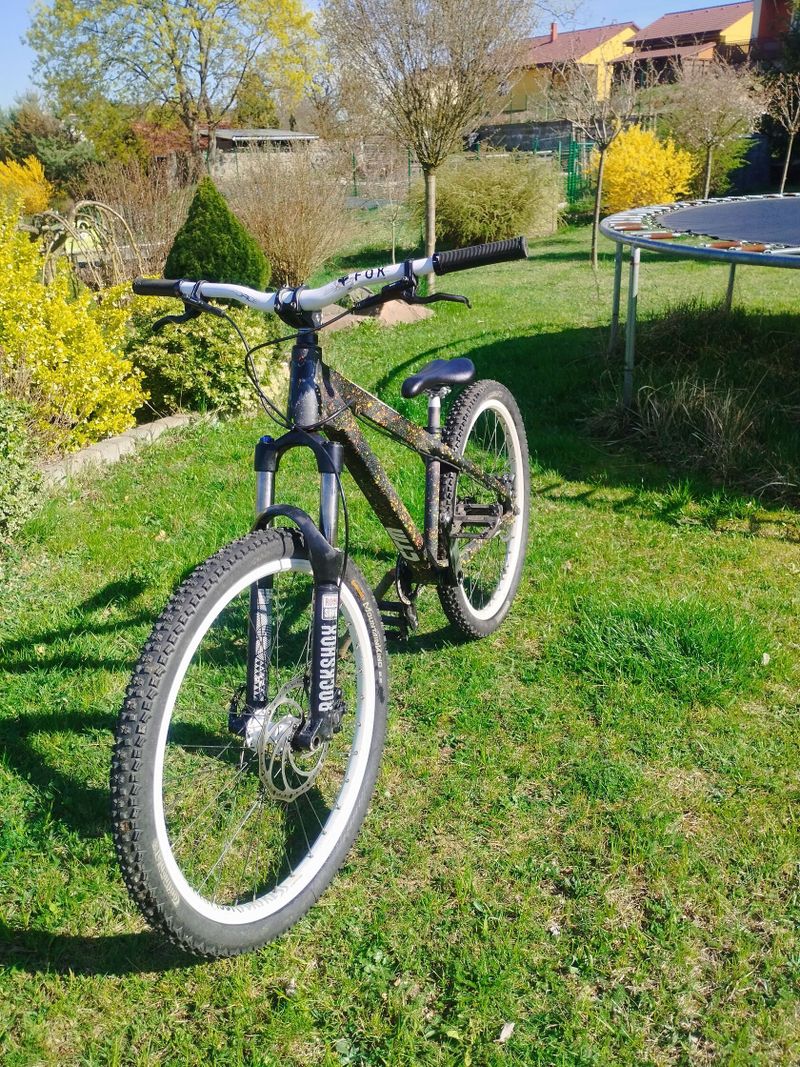 CTM dirt jump v CUSTOM barvě 