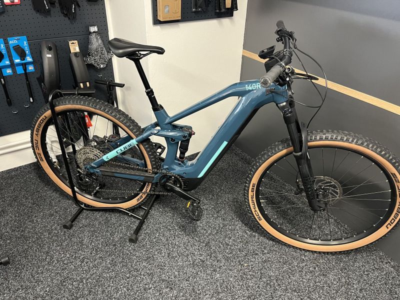 CUBE Stereo Hybrid 140 HPC RACE 625 vel. M 2022 1497KM