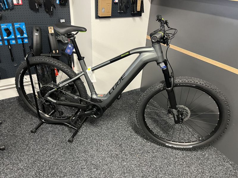 Cube Reaction Hybrid PRO 625 2024 vel.XL NOVÉ
