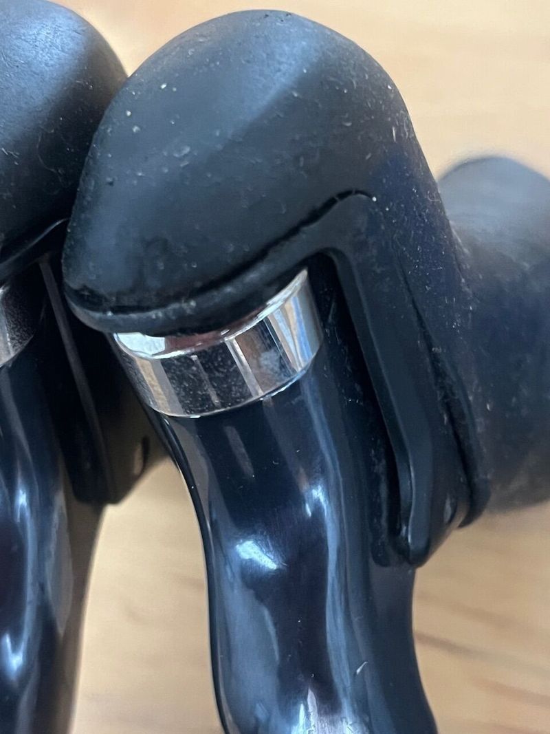 páky Shimano Ultegra Di2 ST-R8050 2x11s, pouzite, odrene, nové gumy