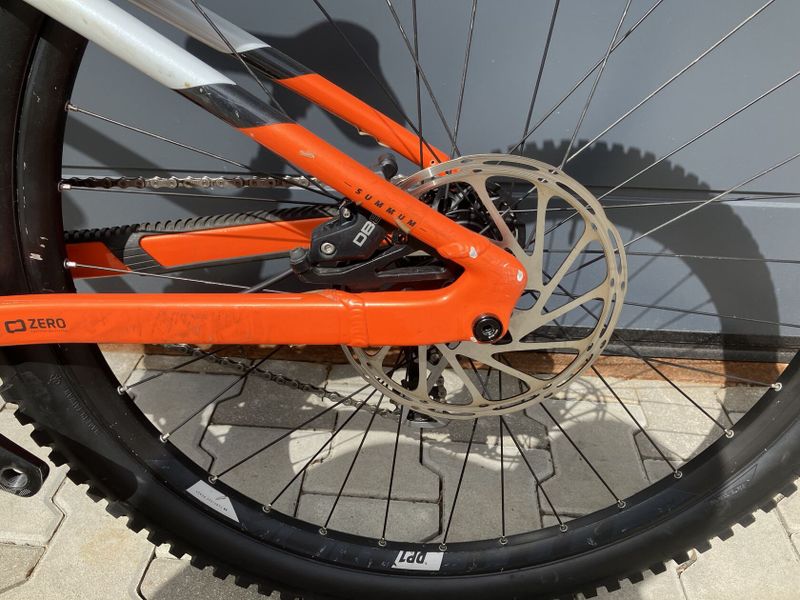 DH/FR BIKE ZA SUPER CENU !! - 57.000 Kč - MONDRAKER SUMMUM 29 - vel. M - DIRTY WHITE/ORANGE, 2023