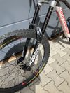 DH/FR bike - Super cena - 46.000 Kč !! Mondraker Summum 29 (2022) - single speed - white/purple/red