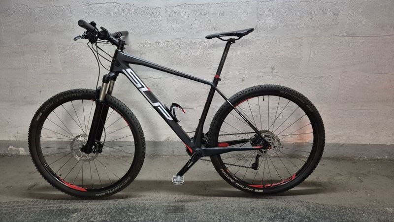 Horské kolo Superior Race XP 929 - Karbon - 19" (L)