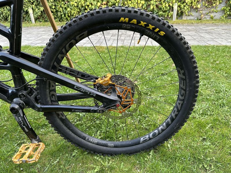 YT CAPRA CF PRO RACE (2017), vel. L