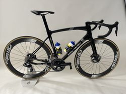Eddy Merckx 525 Disc Shimano Dura Ace Di2 2x11