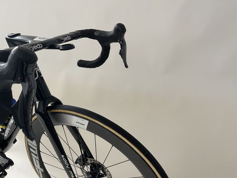 Eddy Merckx 525 Disc Shimano Dura Ace Di2 2x11