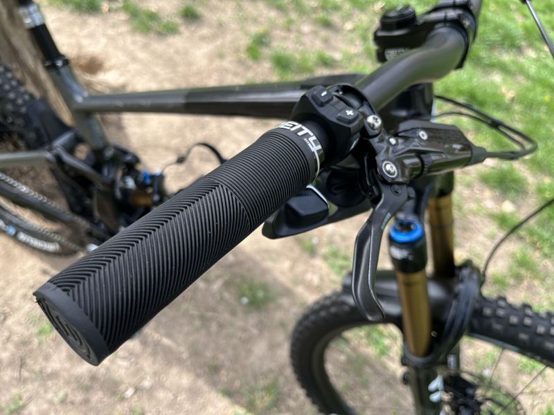 S-Works Kenevo SL vel.L najeto 1840km SRAM XX1 AXS FOX Kashina Reverb AXS 19,9Kg!! Battery extender