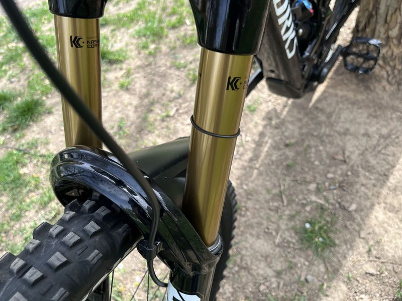 S-Works Kenevo SL vel.L najeto 1840km SRAM XX1 AXS FOX Kashina Reverb AXS 19,9Kg!! Battery extender