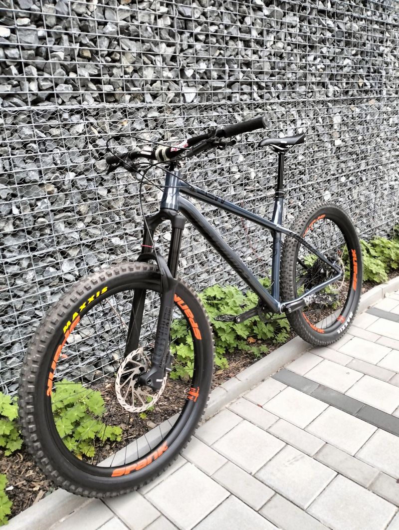 Commencal Meta HT AM 2018 | Zánovní + nové Sram Code RSC