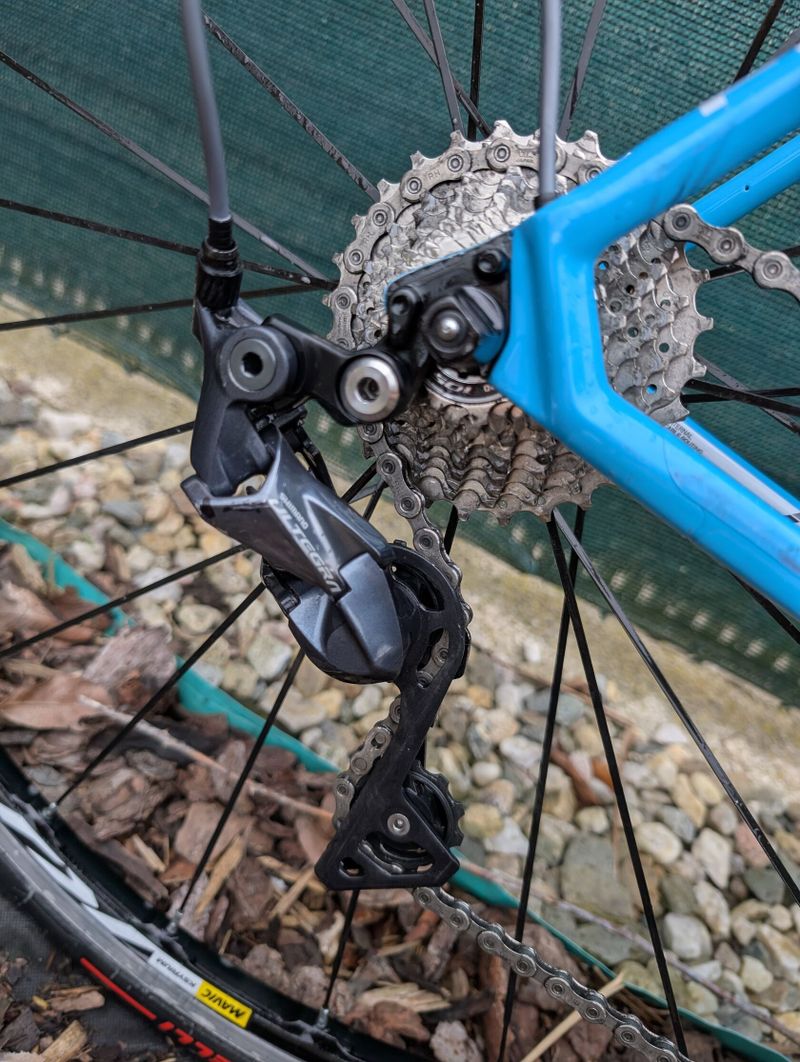 Focus cayo, vel 60 (xl), karbon 105/ultegra