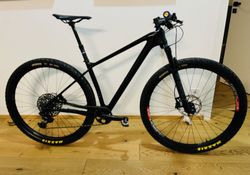 Skvělé závodní karbonové ultra lehké kolo OG Evkin, 29",M rám 