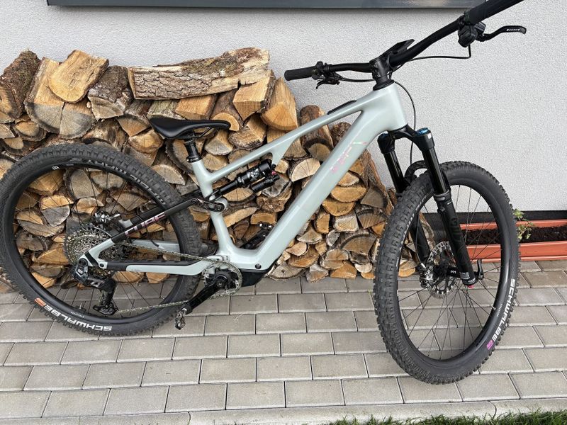 CUBE AMS HYBRID ONE44 C:68X TM 400X 29 2025