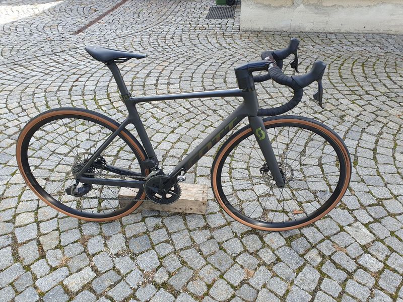 SCOTT ADDICT RC 30 vel.M modelový rok 2024 KOUPENO NOVÉ V ČR do 10/2026 v záruce výrobce