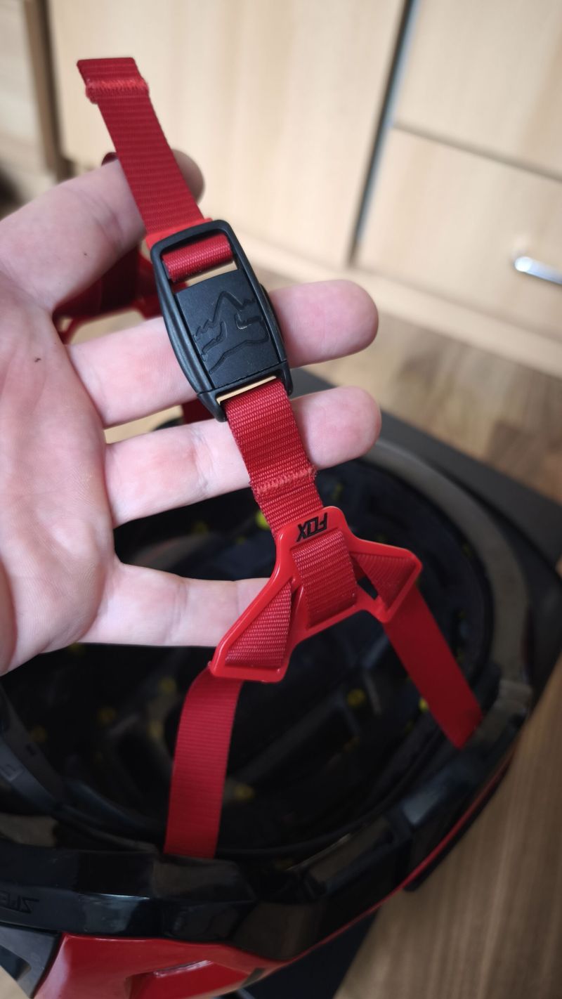 Přilba Fox Speedframe Pro (MIPS a nové výstelky)