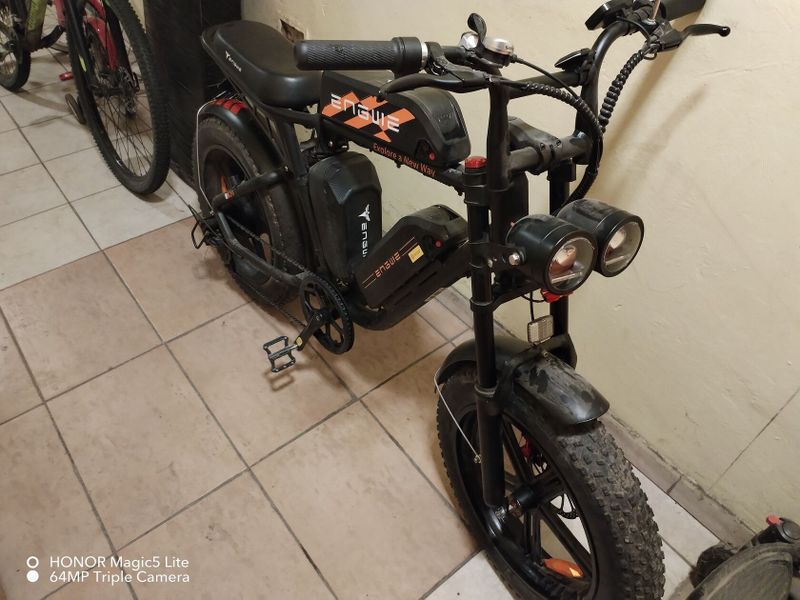 Elektrokolo engwe m20 