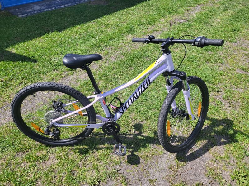 Dívčí kolo Specialized