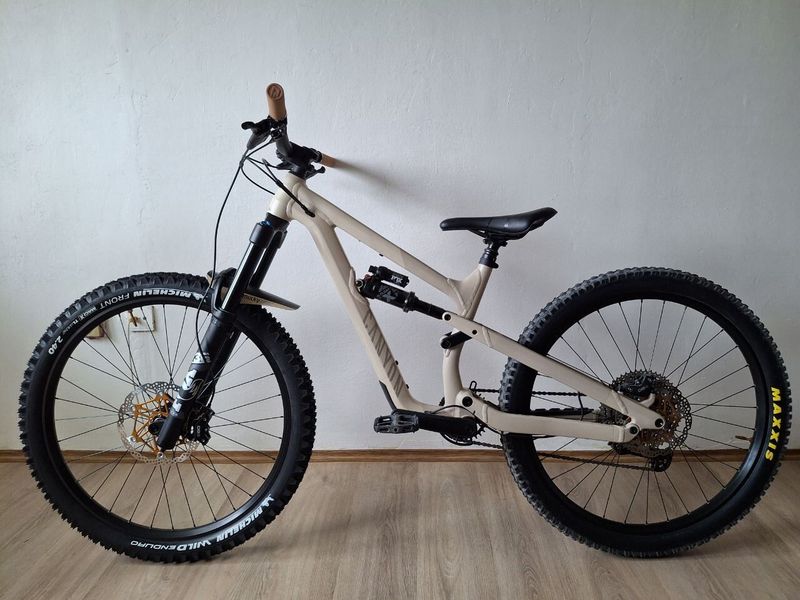 Canyon Spectral 2023 vel. XS