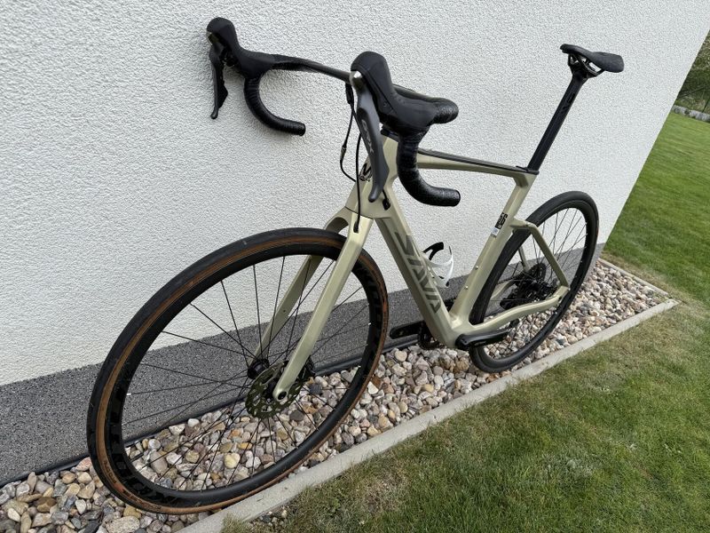ZAREZERVOVANO Sava Grus 8.0 carbon 56cm GRX 1x11 zanovni!