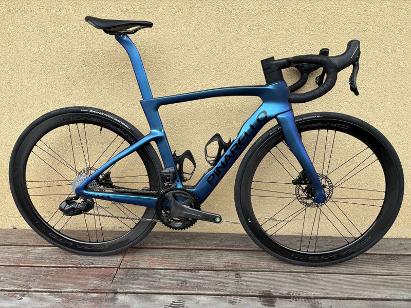 Pinarello Dogma F - 2025, Luxter blue