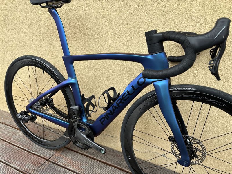 Pinarello Dogma F - 2025, Luxter blue