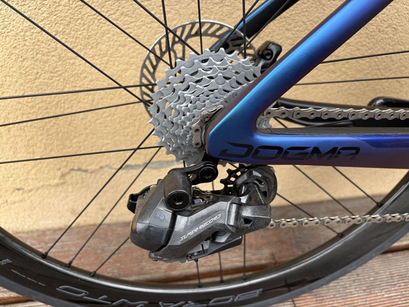 Pinarello Dogma F - 2025, Luxter blue