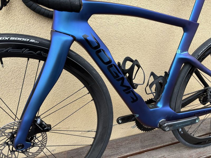 Pinarello Dogma F - 2025, Luxter blue