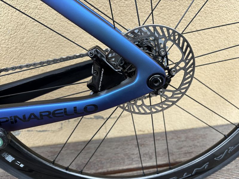 Pinarello Dogma F - 2025, Luxter blue