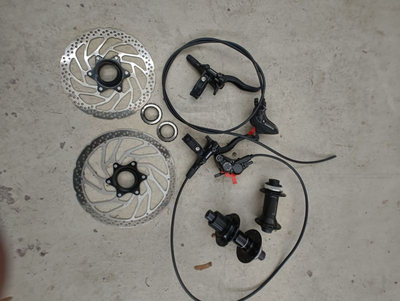 Brzdy Shimano, náboje shimano