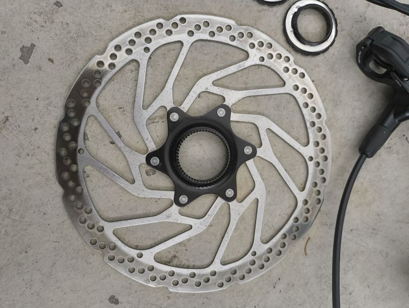 Brzdy Shimano, náboje shimano