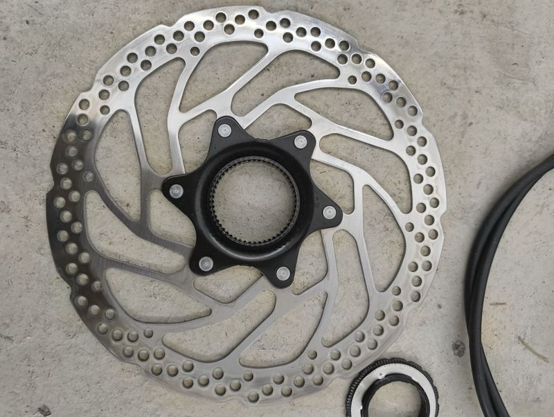 Brzdy Shimano, náboje shimano