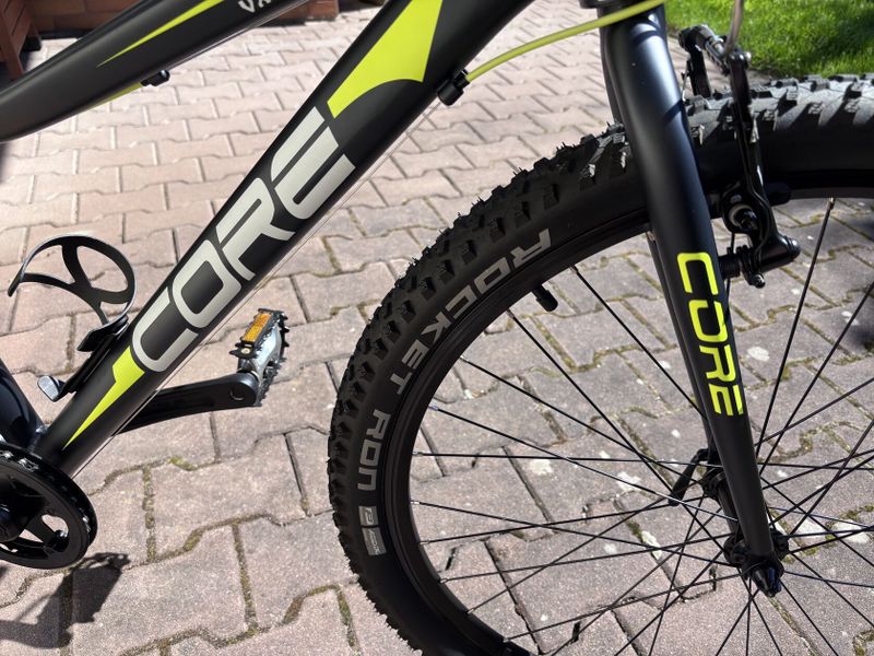 Lehké dětské kolo CORE Razor VX2 26"