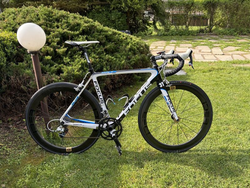 Focus Izalco Pro
