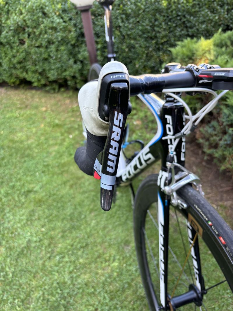 Focus Izalco Pro