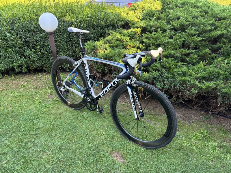 Focus Izalco Pro