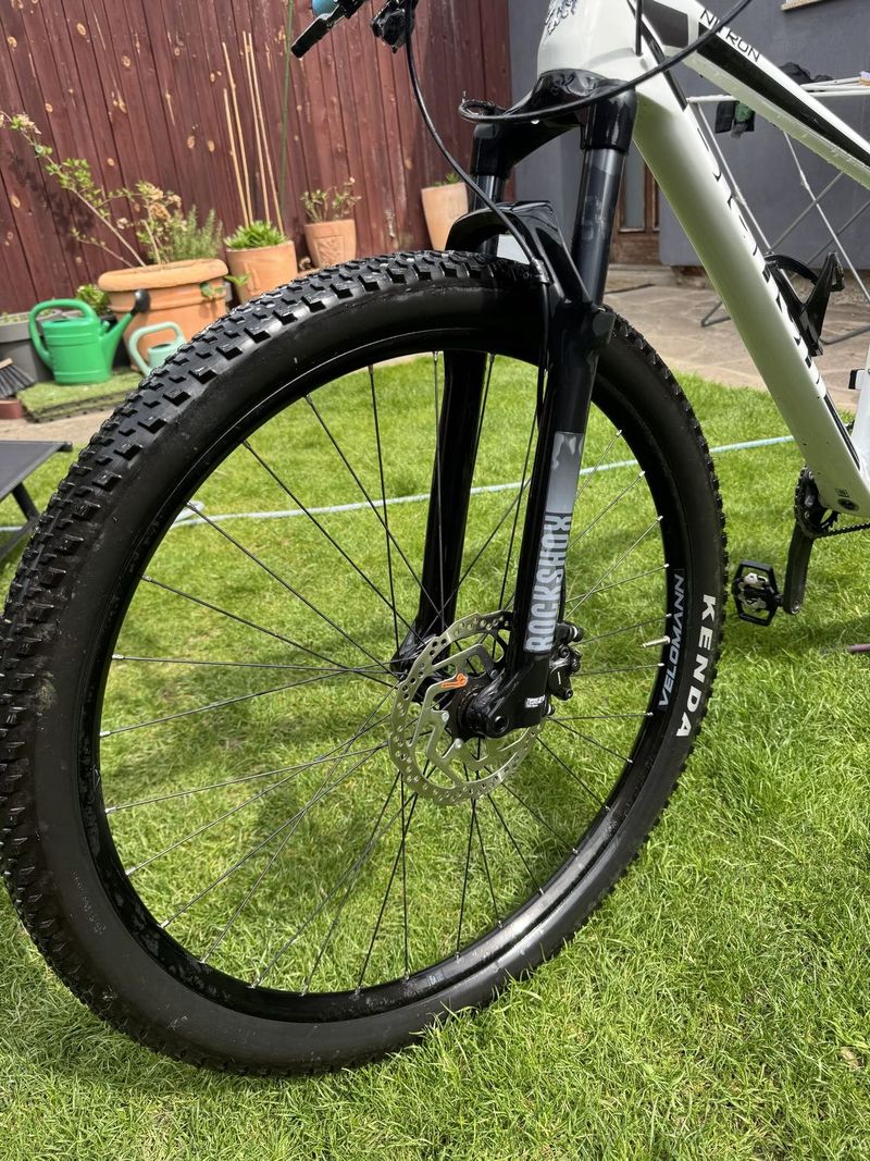 BIANCHI Nitron, velikost M / 17”