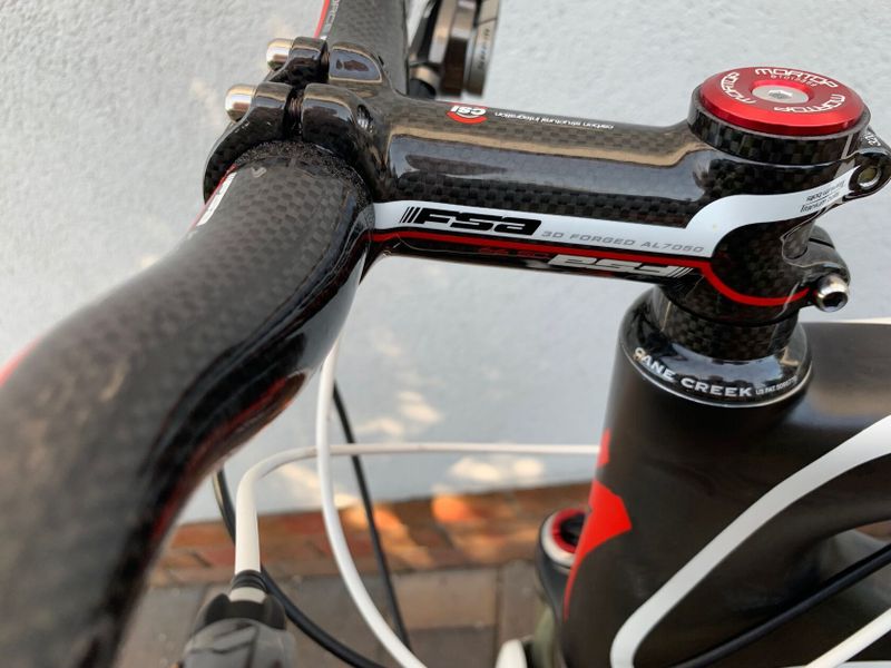 S-Works Stumpjumper Carbon HT. STAV NOVÉHO KOLA!!! DOŽIVOTNÍ ZÁRUKA NA RÁM!!!