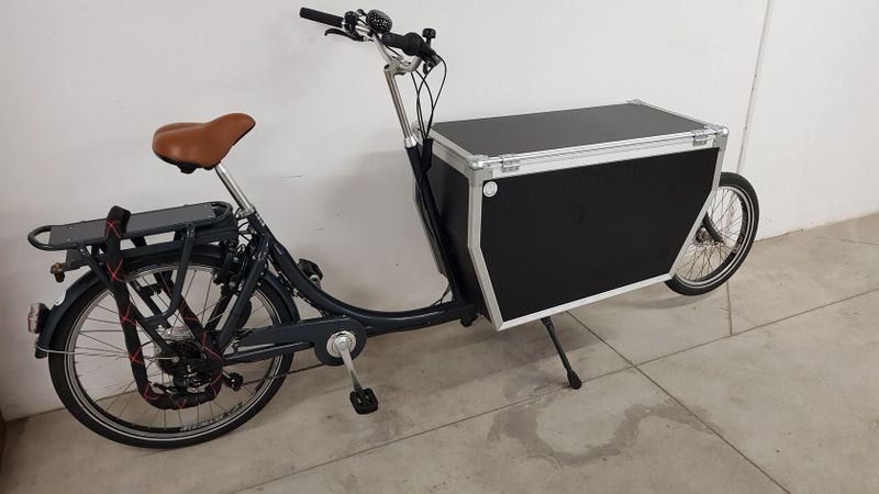 Prodej cargo bike (nákladní kolo) Babboe E city