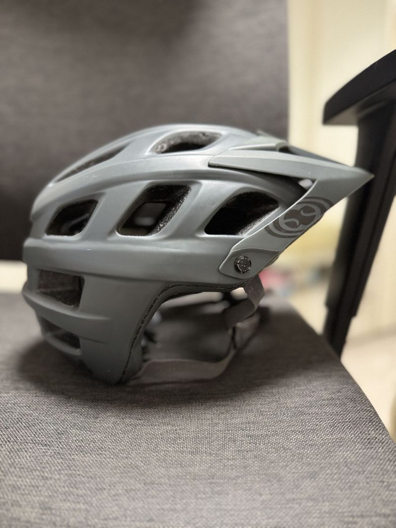 Helma IXS Trail RS EVO - šedá