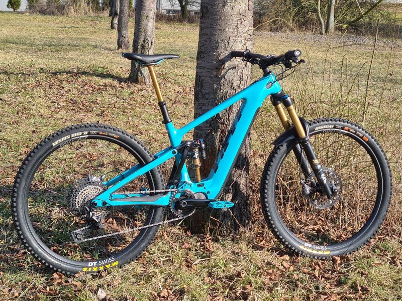 ZÁNOVNÍ Yeti 160E T1 (TOP MODEL) 2022 vel. M
