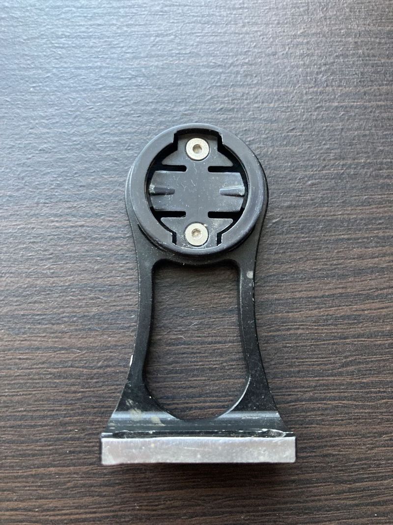 Předsazený držák na Garmin